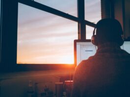 Η Google βάζει τέλος στα Universal Analytics - το GA4 το νέο standard