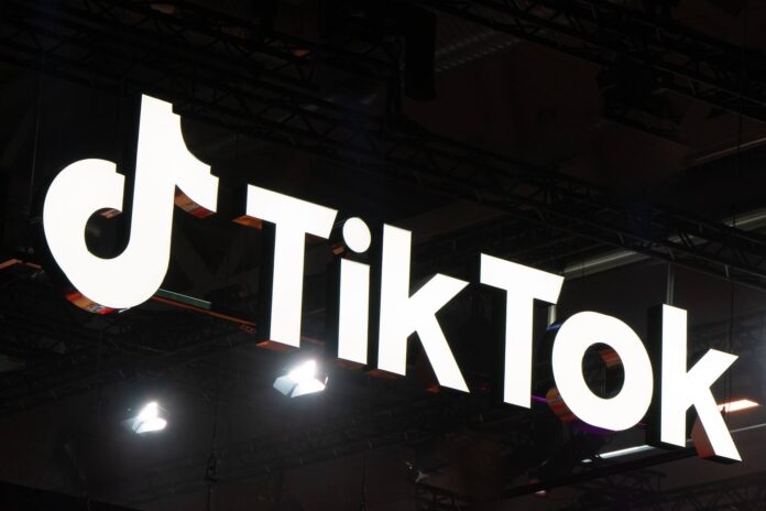 Το TikTok λανσάρει search ads και κοιτάει στα μάτια Google & Microsoft